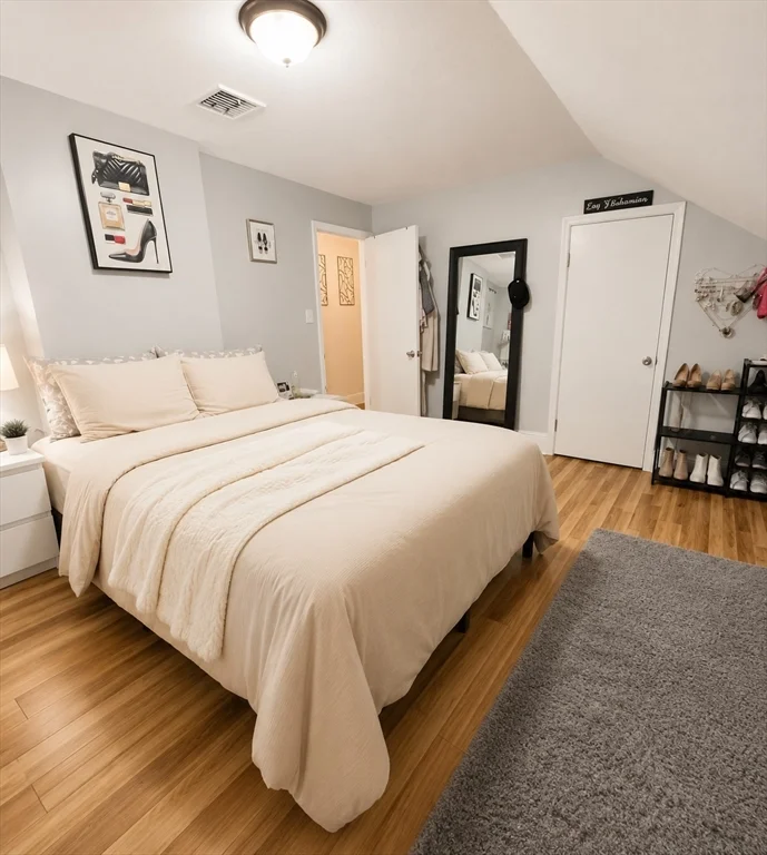 4 bed, 2 bath apartment for rent at 3 Sexton Ct Unit 1, Dorchester — photo 5 of 13