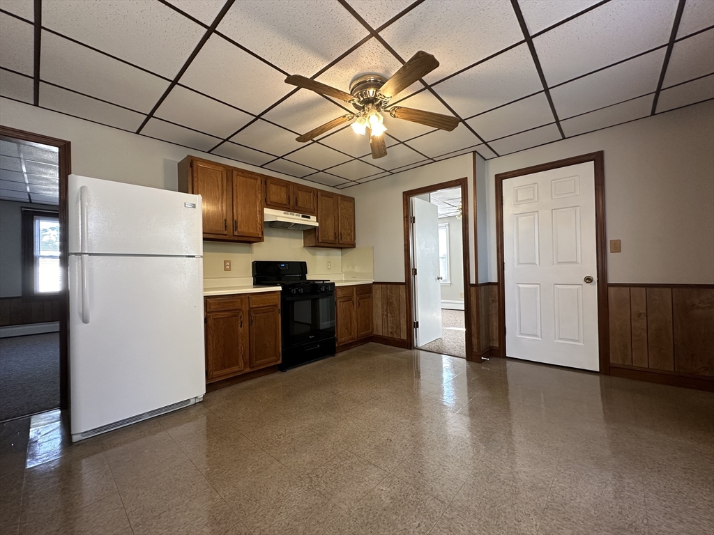 3 bed, 1 bath apartment for rent at 3 Shaw Ave Unit 1, Middleboro — photo 13 of 15
