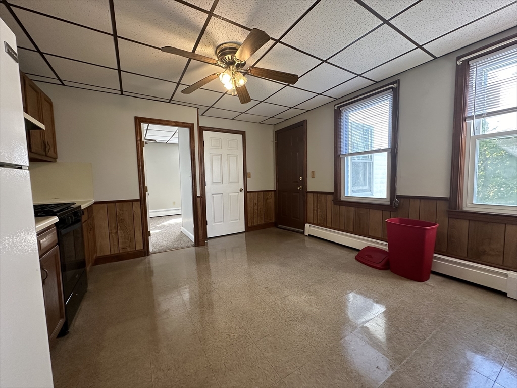 3 bed, 1 bath apartment for rent at 3 Shaw Ave Unit 2, Middleboro — photo 3 of 15