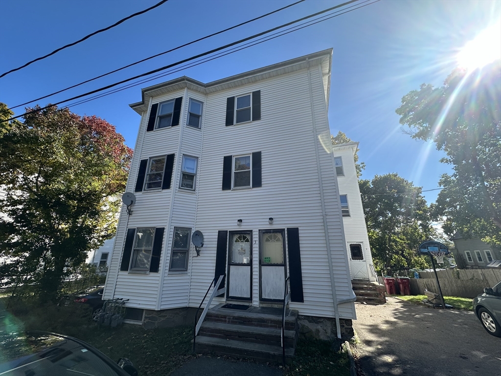 3 bed, 1 bath apartment for rent at 3 Shaw Ave Unit 2, Middleboro