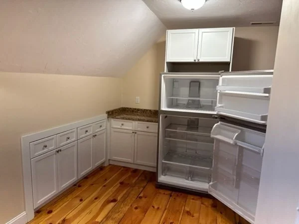 2 bed, 1 bath apartment for rent at 3 South Lincoln St Unit 3, Bradford — photo 4 of 14