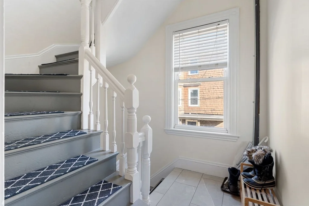 3 bed, 1 bath apartment for rent at 3 Spring Garden St Unit 2, Dorchester — photo 18 of 20