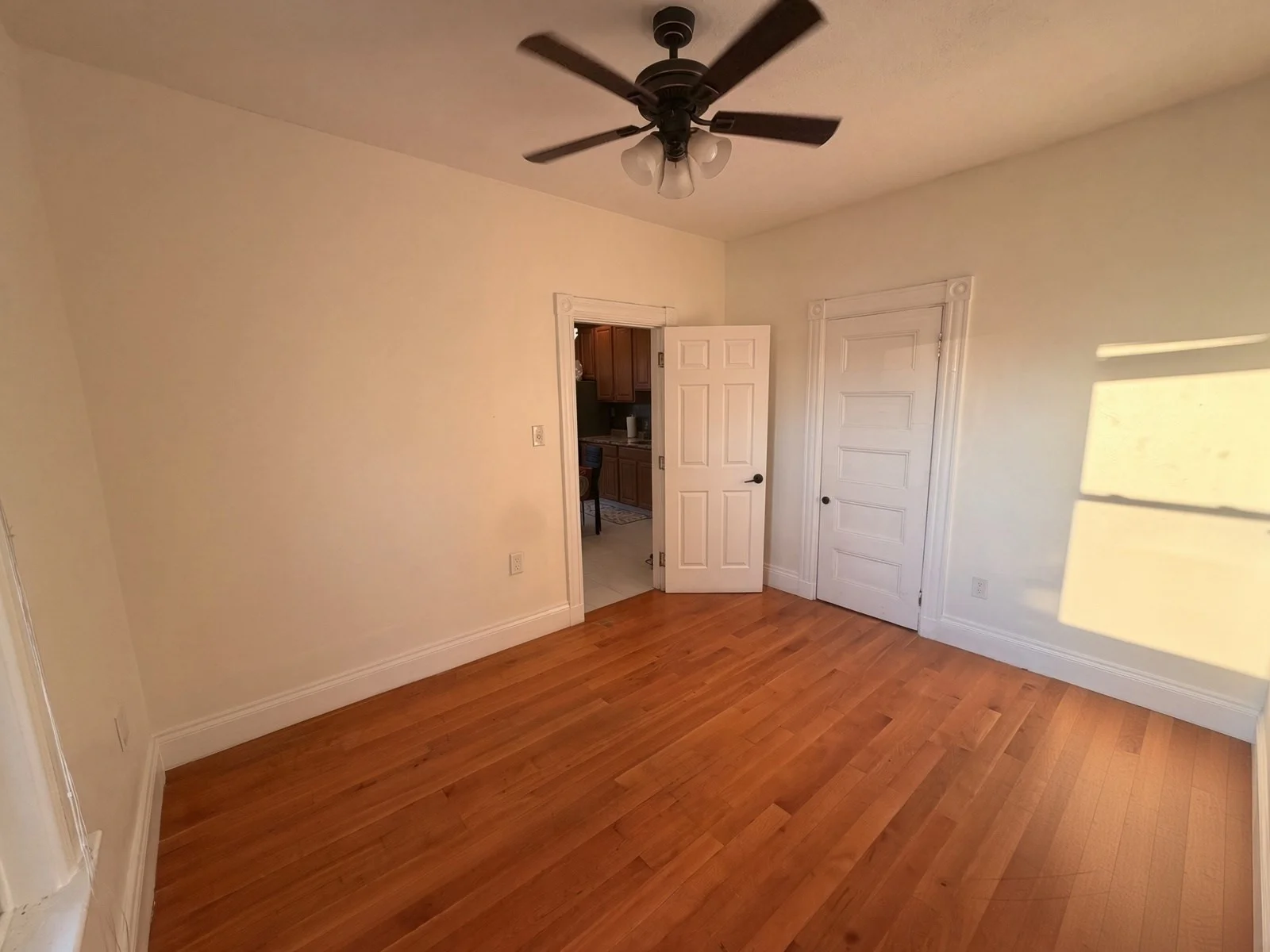 3 bed, 1 bath apartment for rent at 3 Spring Garden Unit 3, Dorchester — photo 4 of 18