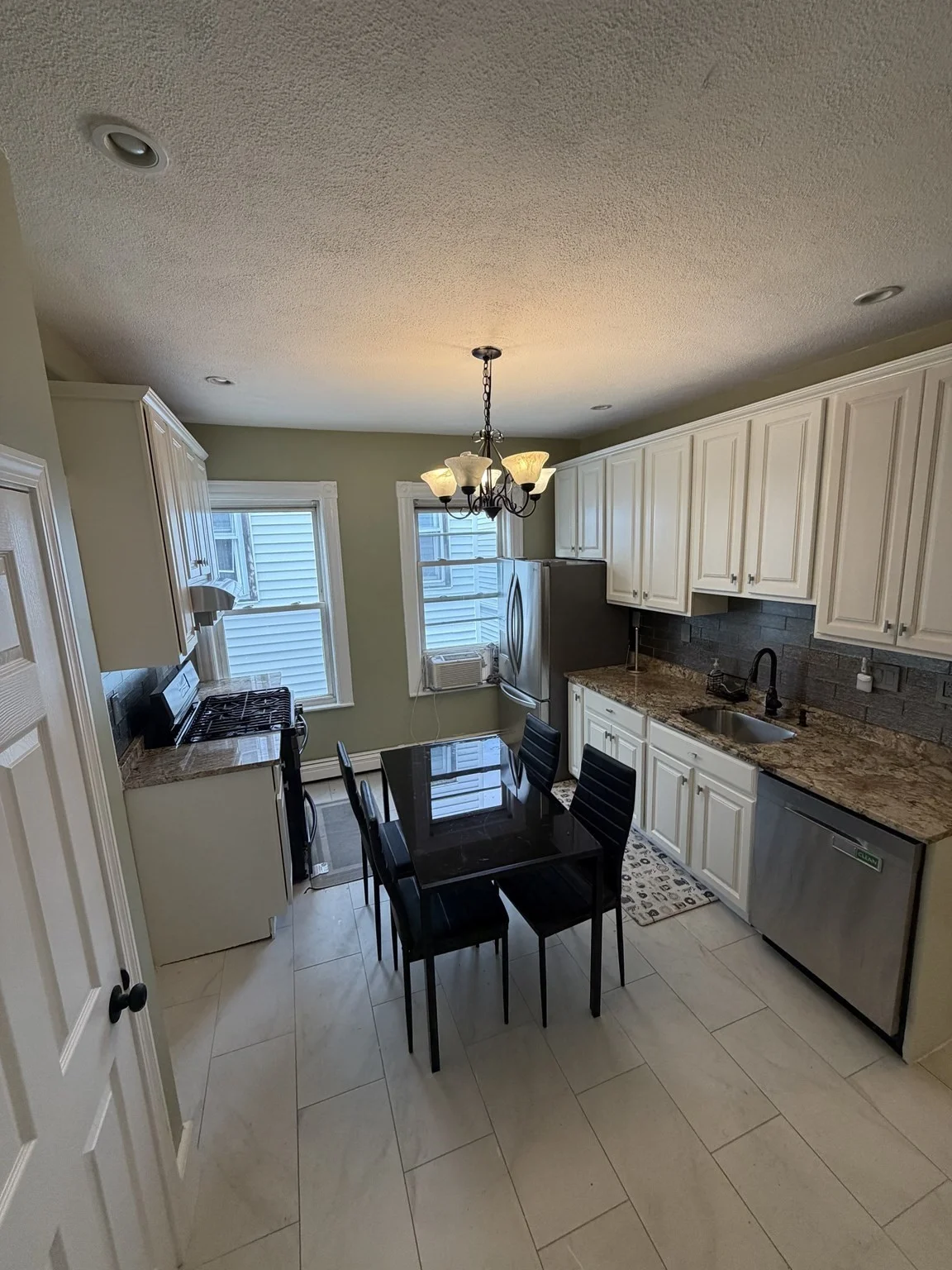 3 bed, 1 bath apartment for rent at 3 Spring Garden Unit 3, Dorchester — photo 13 of 18