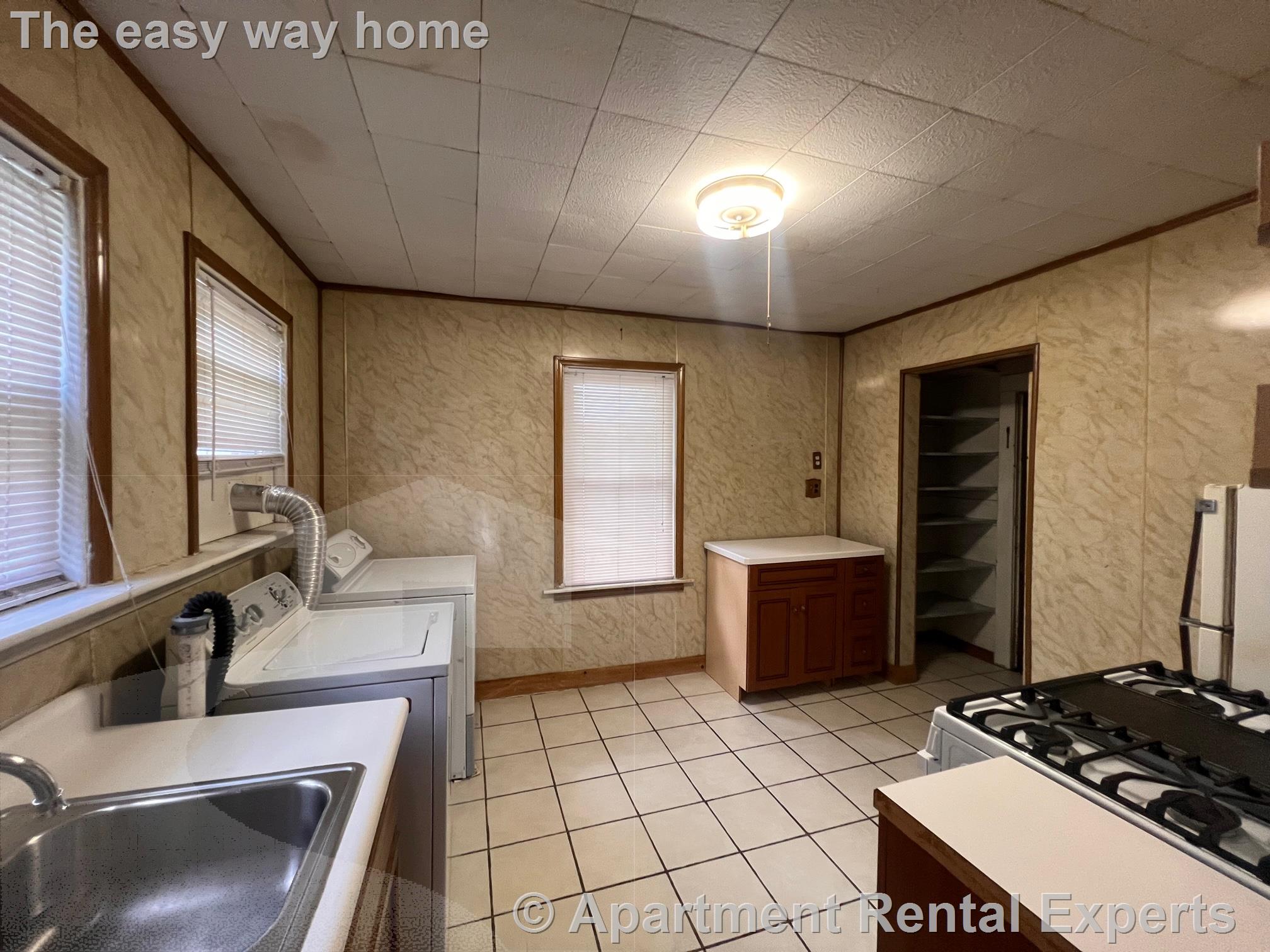 2 bed, 1 bath apartment for rent at 3 St Clements Rd, Tufts — photo 5 of 15