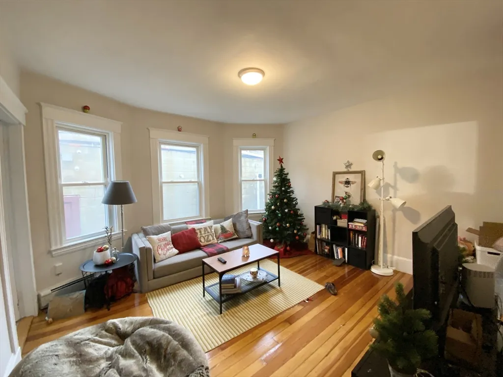3 bed, 1 bath apartment for rent at 3 Sudan Unit 1, Dorchester — photo 4 of 11