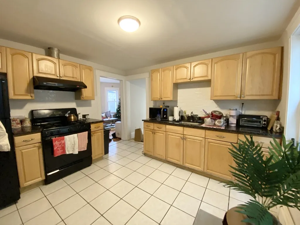 3 bed, 1 bath apartment for rent at 3 Sudan Unit 1, Dorchester — photo 2 of 11