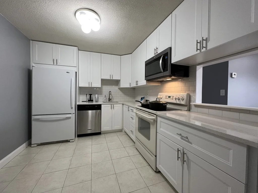 2 bed, 2 bath apartment for rent at 3 Summit Dr Unit 61, Reading — photo 4 of 12