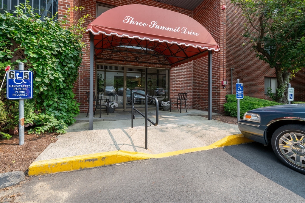 1 bed, 1 bath apartment for rent at 3 Summit Dr Unit 68, Reading — photo 19 of 20