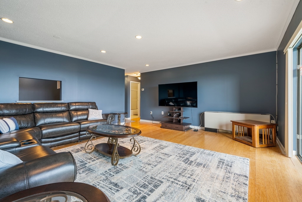 1 bed, 1 bath apartment for rent at 3 Summit Dr Unit 68, Reading — photo 3 of 20