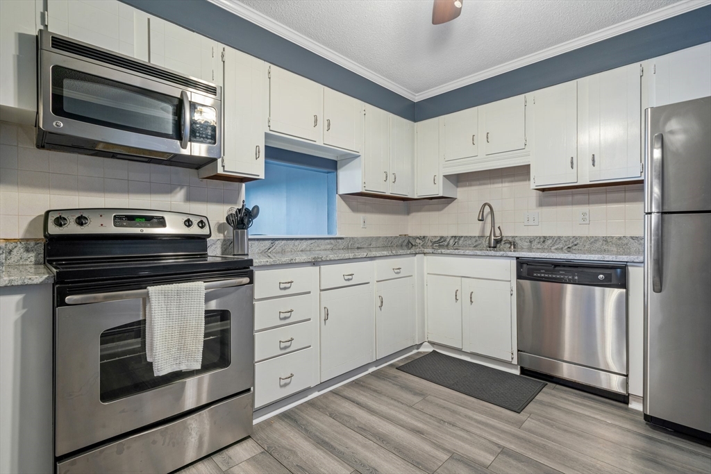 1 bed, 1 bath apartment for rent at 3 Summit Dr Unit 68, Reading — photo 4 of 20