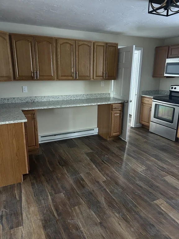 3 bed, 1 bath apartment for rent at 3 Swan Unit B, Worcester — photo 7 of 21