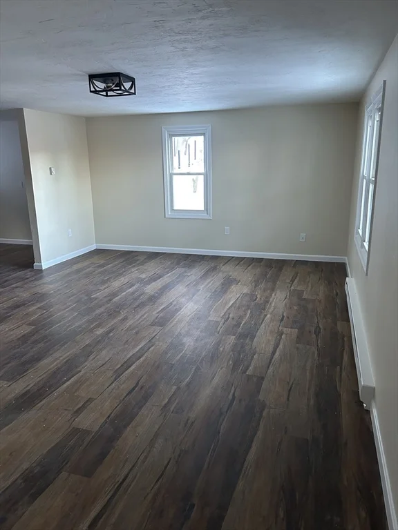 3 bed, 1 bath apartment for rent at 3 Swan Unit B, Worcester — photo 5 of 21