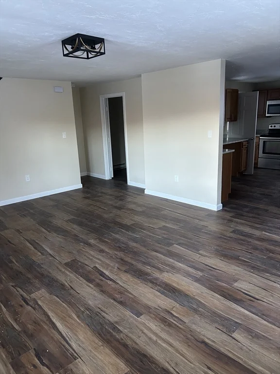 3 bed, 1 bath apartment for rent at 3 Swan Unit B, Worcester — photo 6 of 21