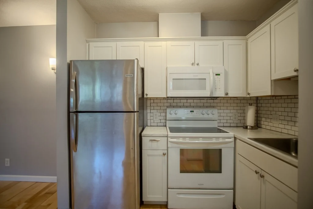 1 bed, 1 bath apartment for rent at 3 Tara Dr Unit 4, Weymouth — photo 5 of 15