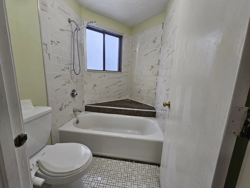 2 bed, 2 bath apartment for rent at 3 Treetop Park Unit 3, Westborough — photo 7 of 14