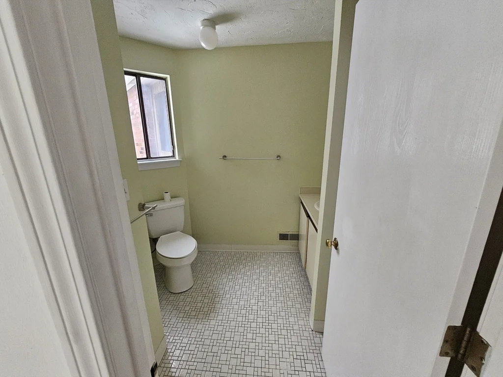 2 bed, 2 bath apartment for rent at 3 Treetop Park Unit 3, Westborough — photo 11 of 14