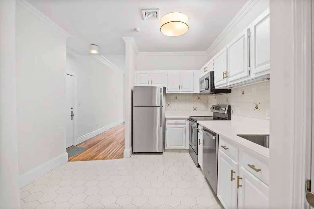 2 bed, 1 bath apartment for rent at 3 Union Park Unit 2, Boston — photo 6 of 14