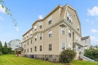 3 bed, 1 bath apartment for rent at 3 View St Unit 1, Worcester — photo 1 of 12