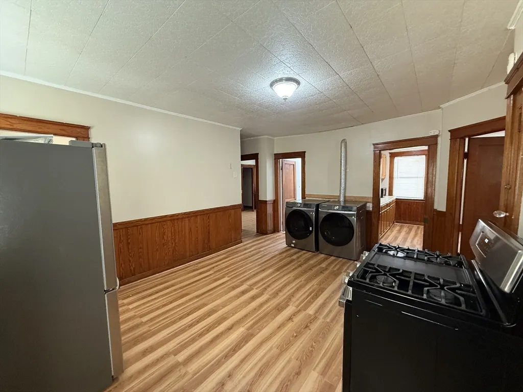 3 bed, 1 bath apartment for rent at 3 View St Unit 1, Worcester — photo 5 of 12