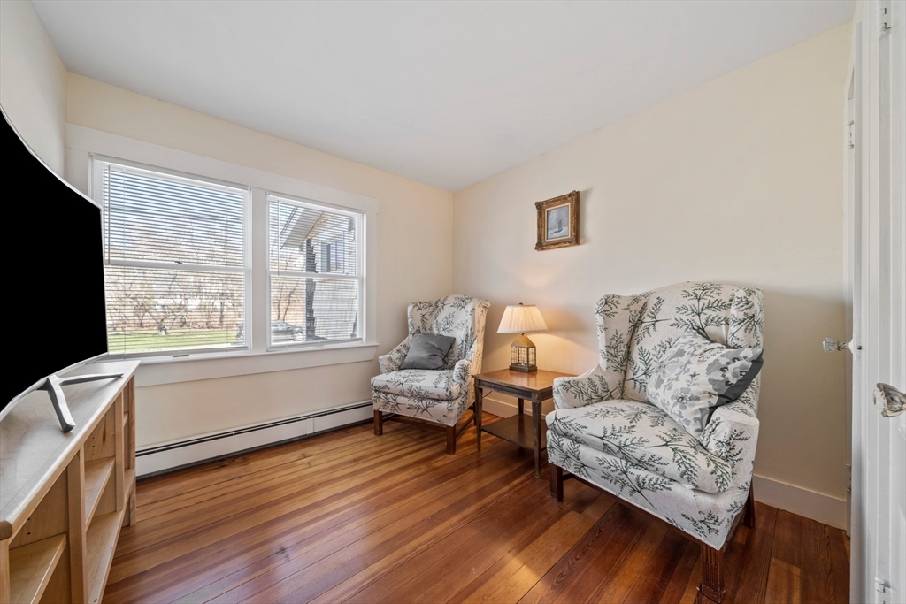 4 bed, 2 bath apartment for rent at 3 W St, Hull — photo 24 of 41