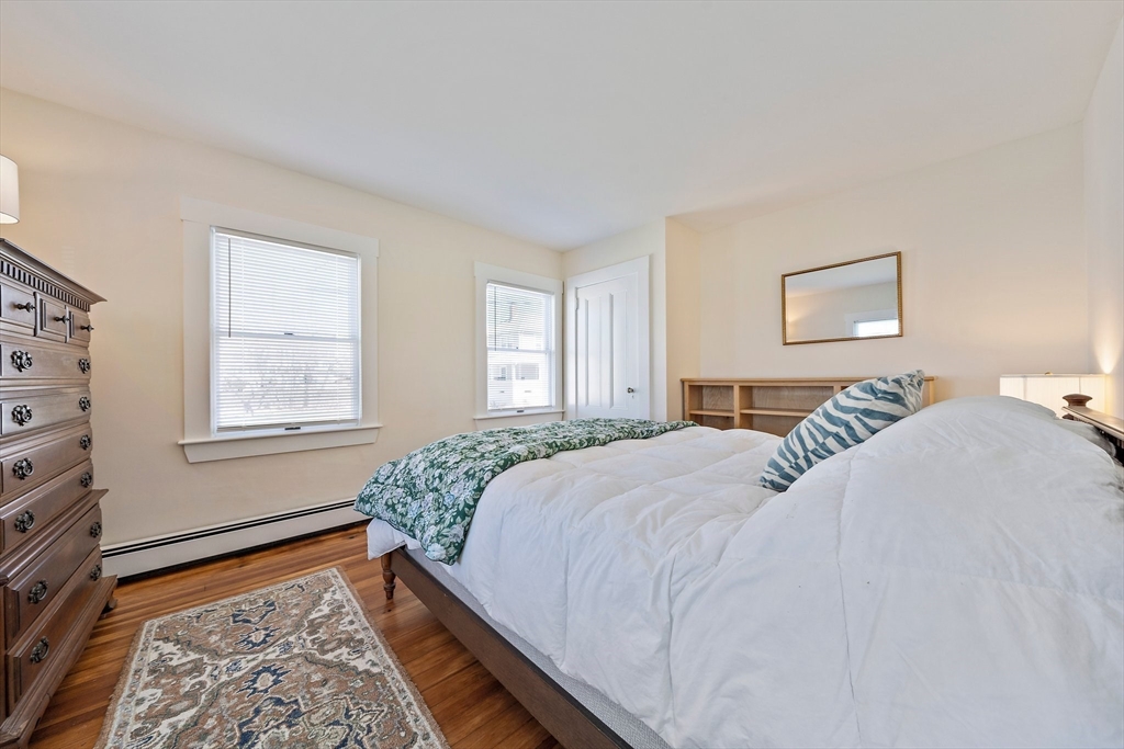 4 bed, 2 bath apartment for rent at 3 W St, Hull — photo 21 of 41