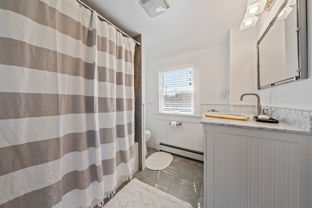 4 bed, 2 bath apartment for rent at 3 W St Unit SUMMER, Hull — photo 31 of 37