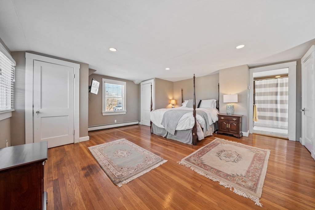 4 bed, 2 bath apartment for rent at 3 W St Unit SUMMER, Hull — photo 25 of 37