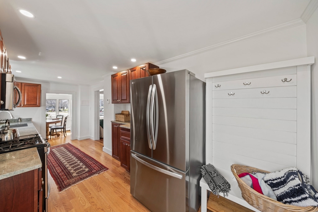 4 bed, 2 bath apartment for rent at 3 W St Unit SUMMER, Hull — photo 5 of 37