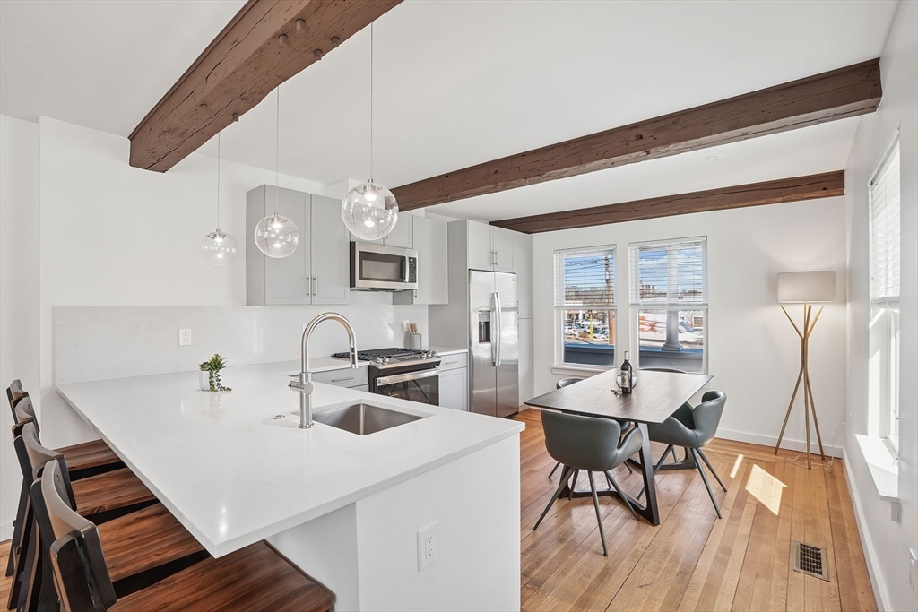 3 bed, 2 bath apartment for rent at 3 Wainwright Rd Unit SFAM, Winchester — photo 11 of 14