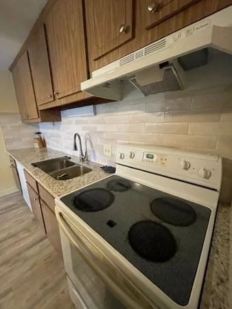2 bed, 1 bath apartment for rent at 3 Walker Rd Unit 6, North Andover — photo 6 of 13