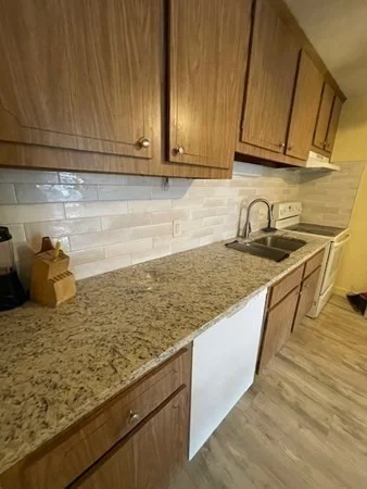2 bed, 1 bath apartment for rent at 3 Walker Rd Unit 6, North Andover — photo 5 of 13