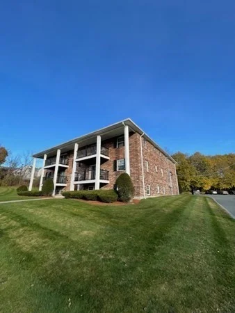 2 bed, 1 bath apartment for rent at 3 Walker Rd Unit 6, North Andover