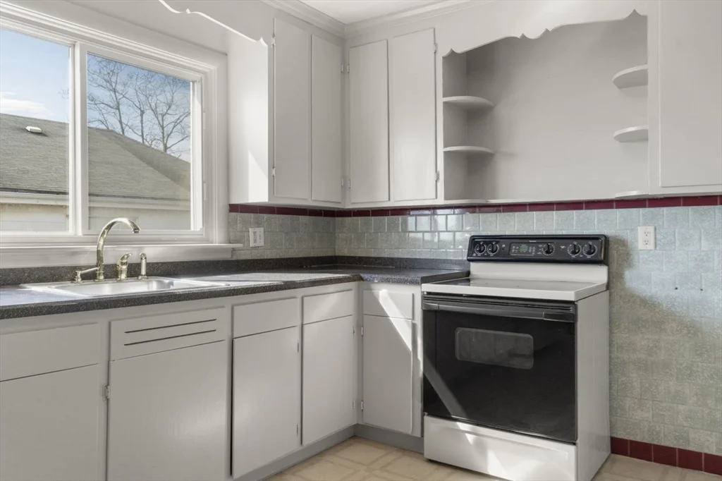 2 bed, 1 bath apartment for rent at 3 Wallace Rd Unit 2, Diamond District — photo 16 of 23