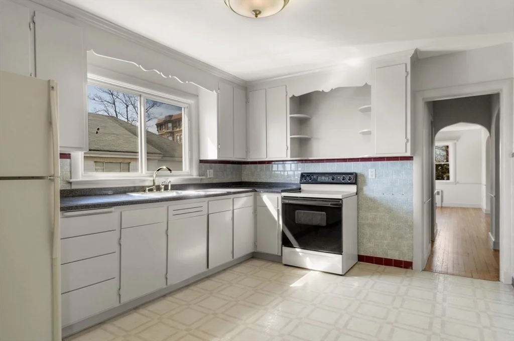 2 bed, 1 bath apartment for rent at 3 Wallace Rd Unit 2, Diamond District — photo 5 of 23