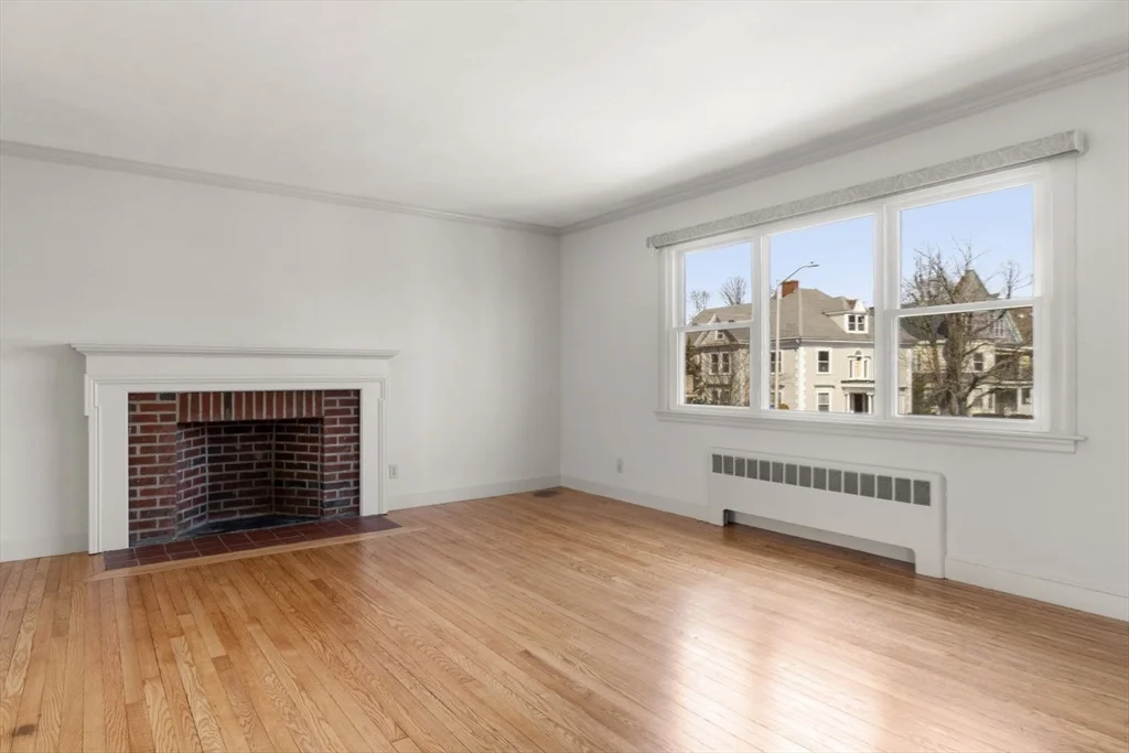 2 bed, 1 bath apartment for rent at 3 Wallace Rd Unit 2, Diamond District — photo 14 of 23