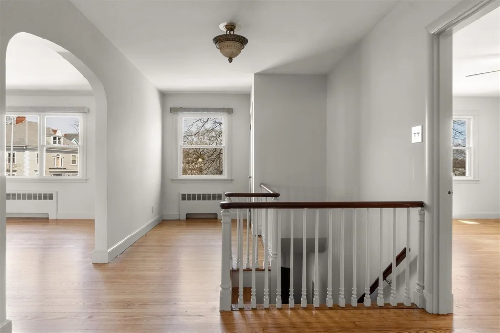 2 bed, 1 bath apartment for rent at 3 Wallace Rd Unit 2, Diamond District — photo 4 of 23