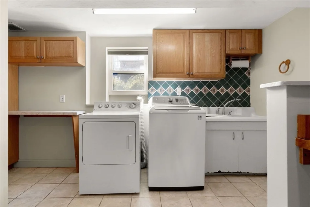 2 bed, 1 bath apartment for rent at 3 Wallace Rd Unit 2, Diamond District — photo 12 of 23