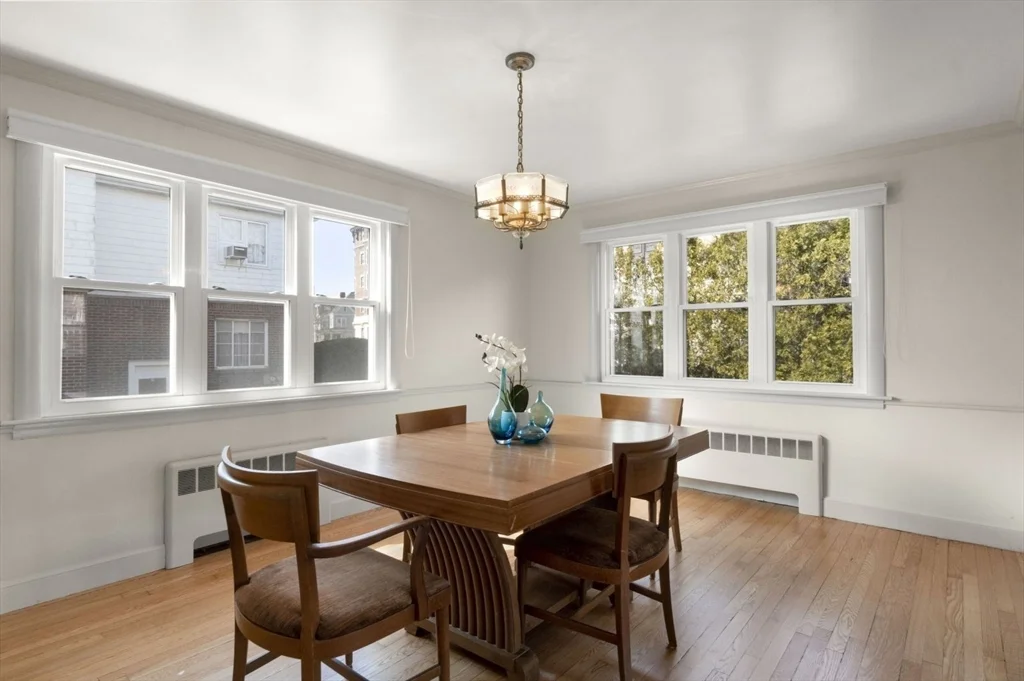 2 bed, 1 bath apartment for rent at 3 Wallace Rd Unit 2, Diamond District — photo 3 of 23