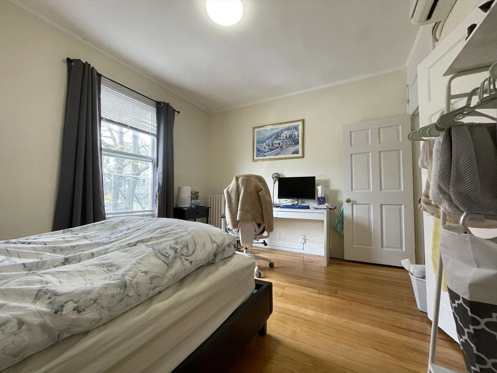 3 bed, 1 bath apartment for rent at 3 Wallingford Rd Unit 2, Boston — photo 5 of 12