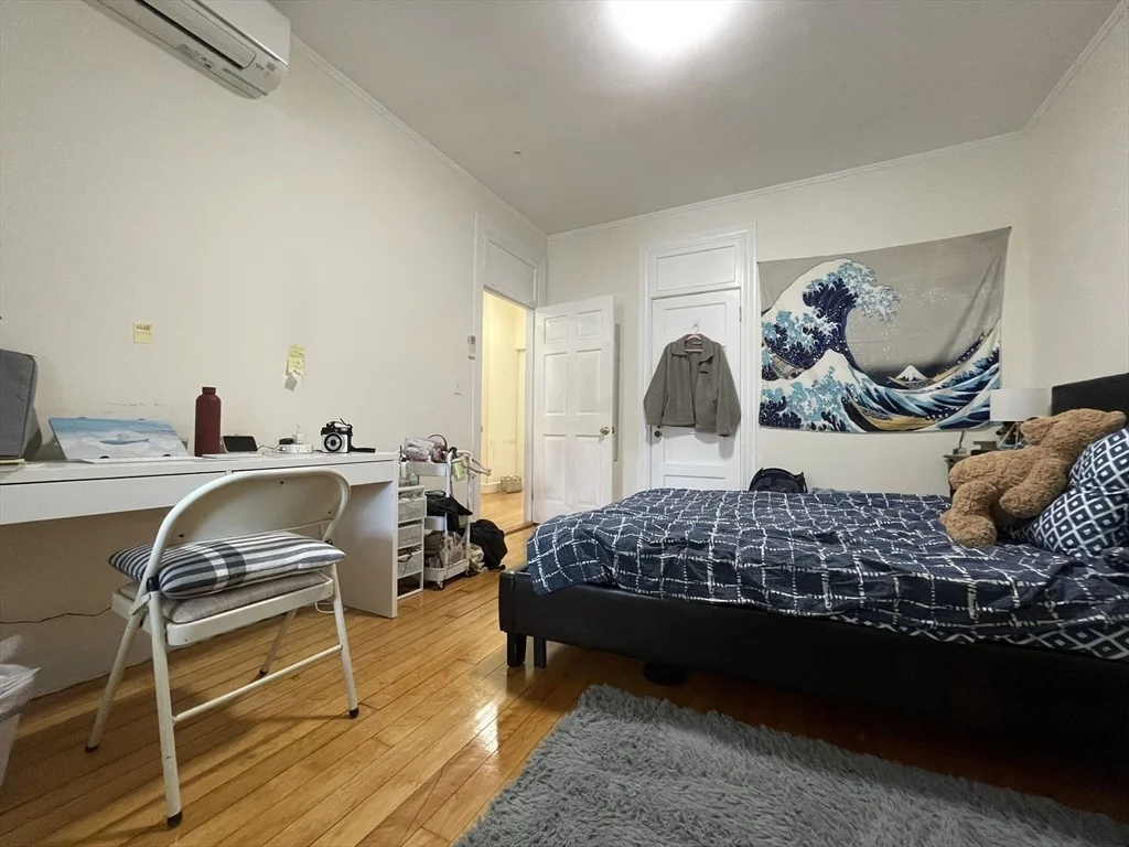 3 bed, 1 bath apartment for rent at 3 Wallingford Rd Unit 2, Boston — photo 8 of 12