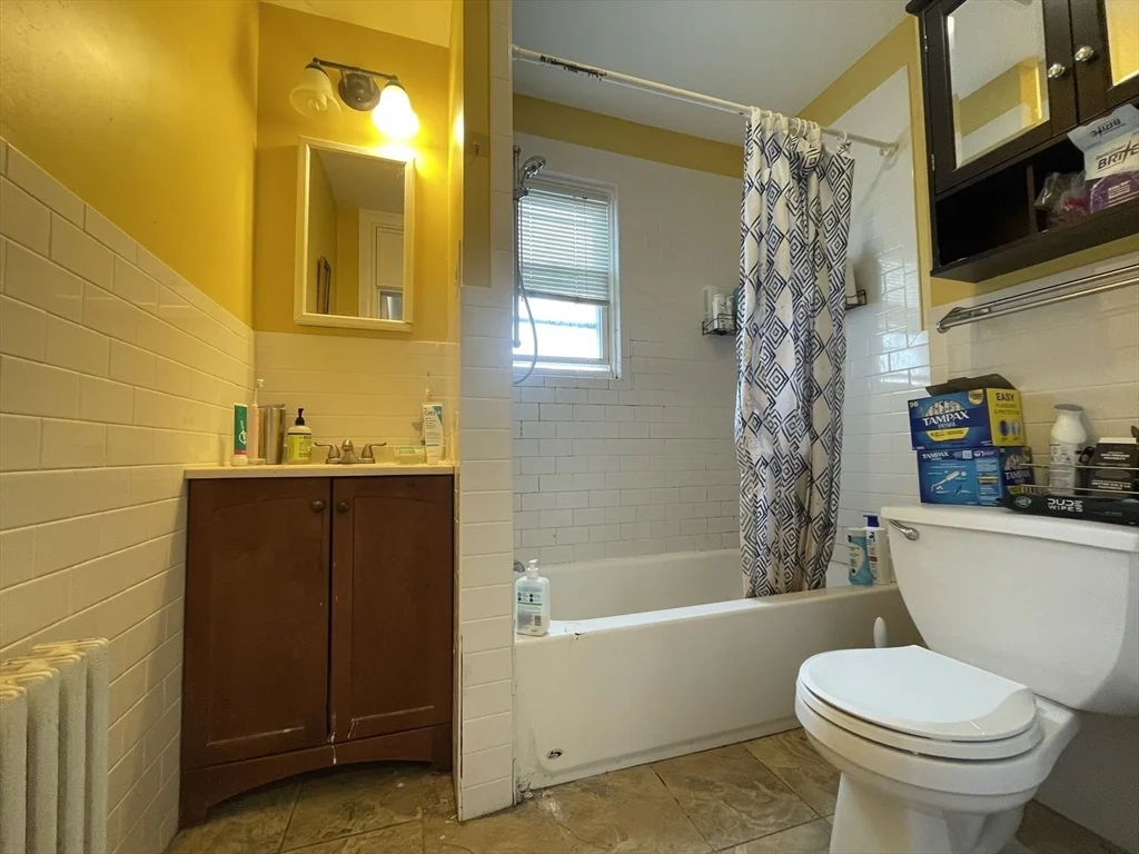 3 bed, 1 bath apartment for rent at 3 Wallingford Rd Unit 2, Boston — photo 11 of 12