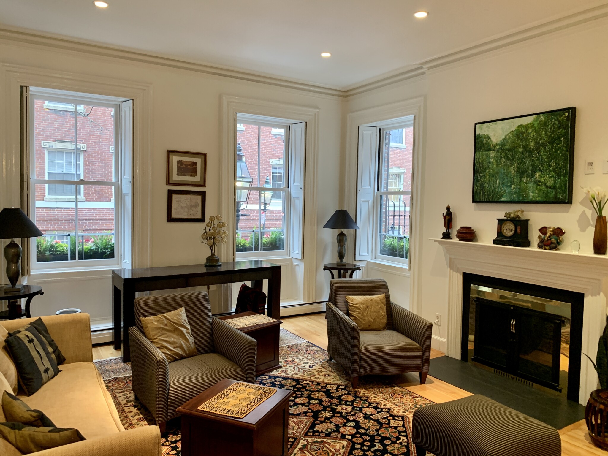 2 bed, 1.5 bath apartment for rent at 3 Walnut St Unit 1, Beacon Hill — photo 1 of 21