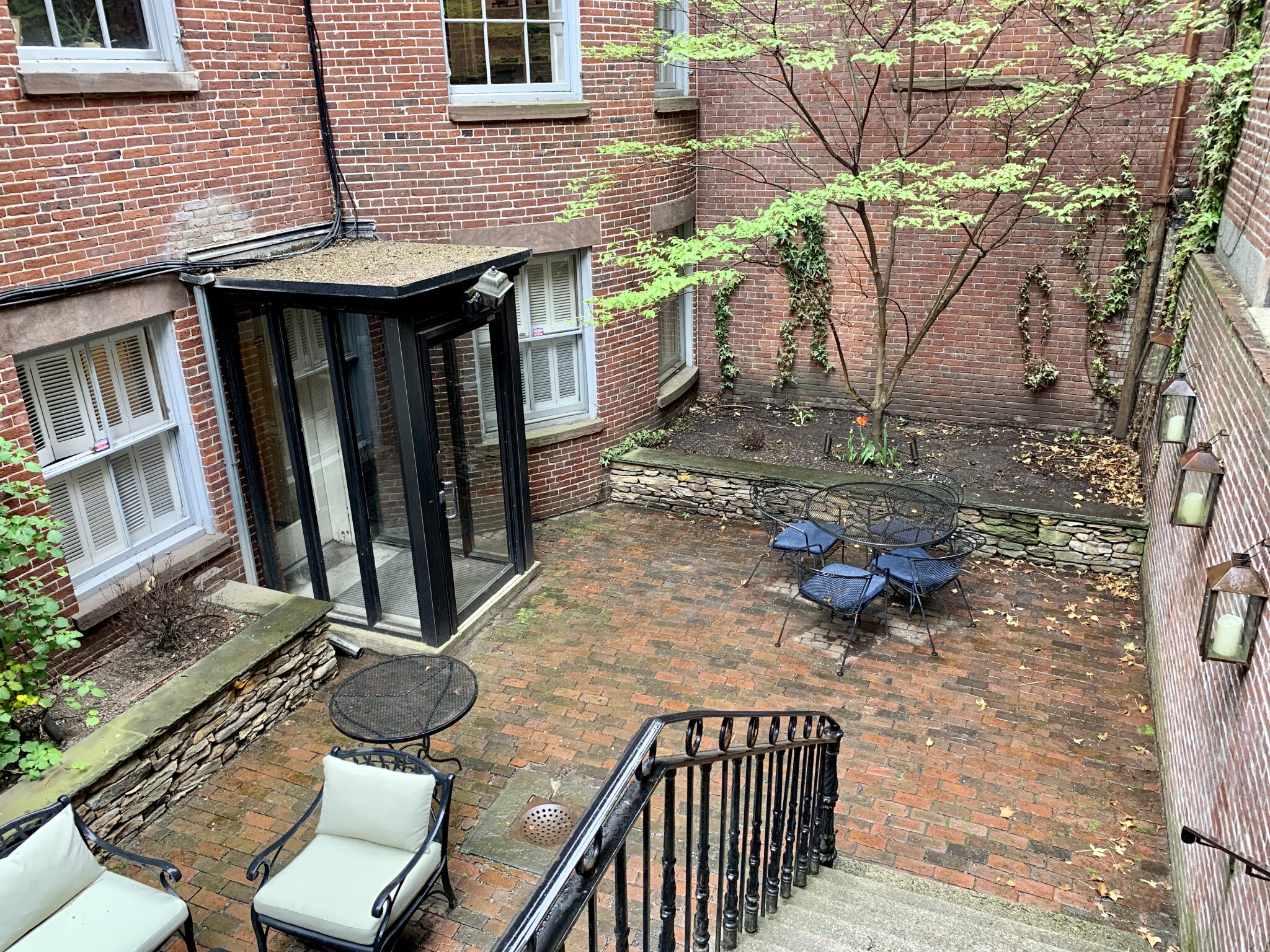 2 bed, 1.5 bath apartment for rent at 3 Walnut St Unit 1, Beacon Hill — photo 20 of 21