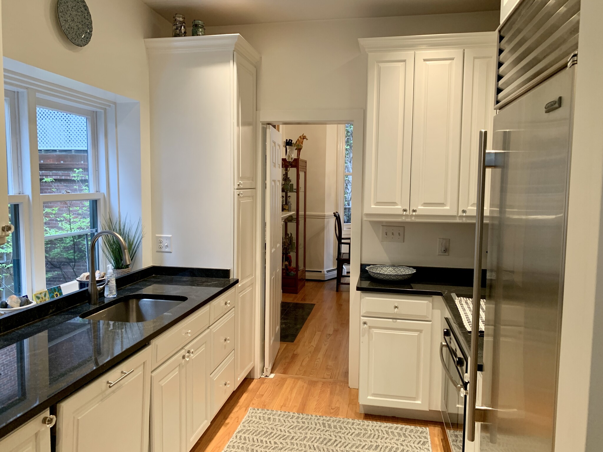 2 bed, 1.5 bath apartment for rent at 3 Walnut St Unit 1, Beacon Hill — photo 7 of 21