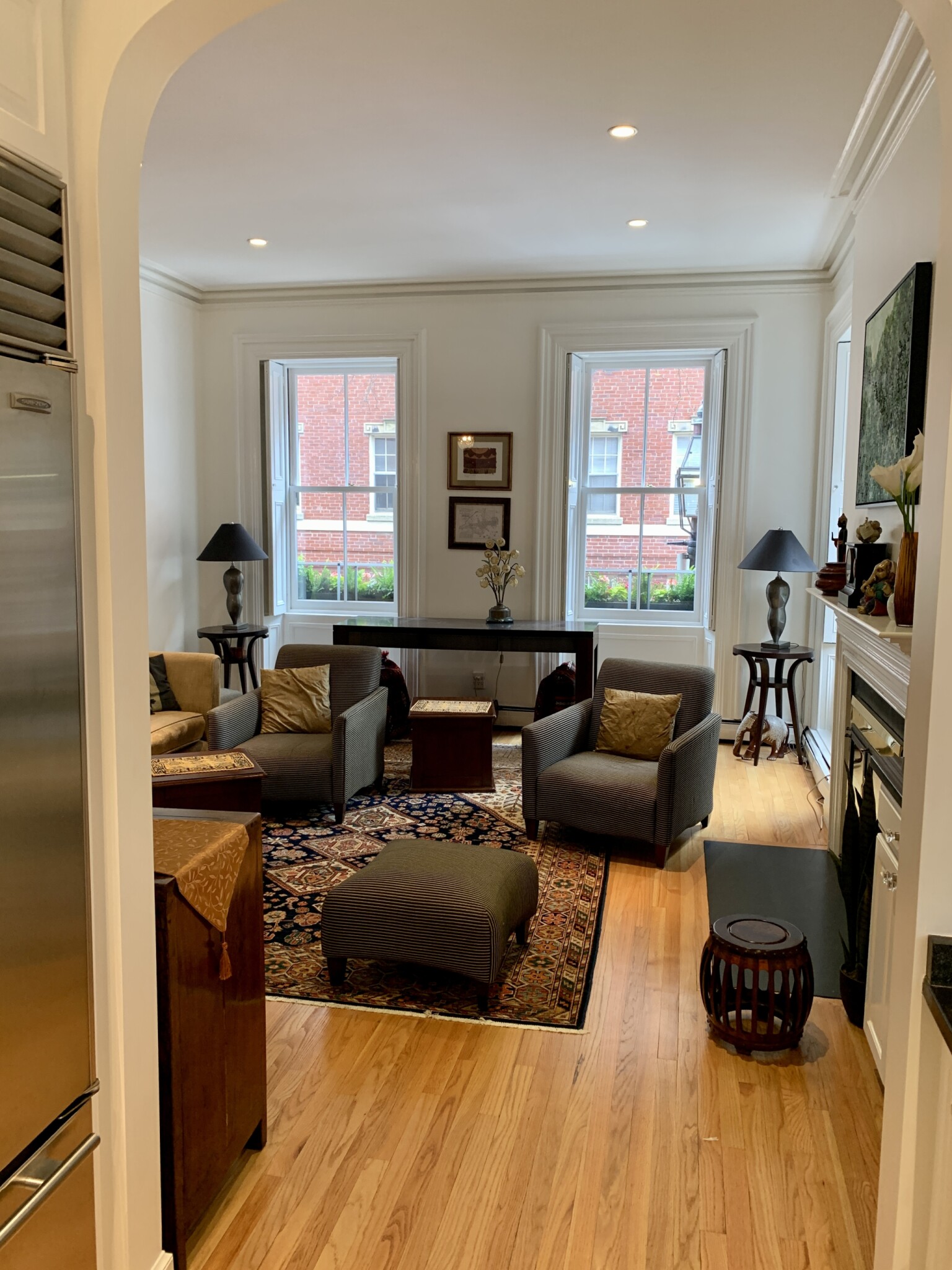 2 bed, 1.5 bath apartment for rent at 3 Walnut St Unit 1, Beacon Hill — photo 5 of 21