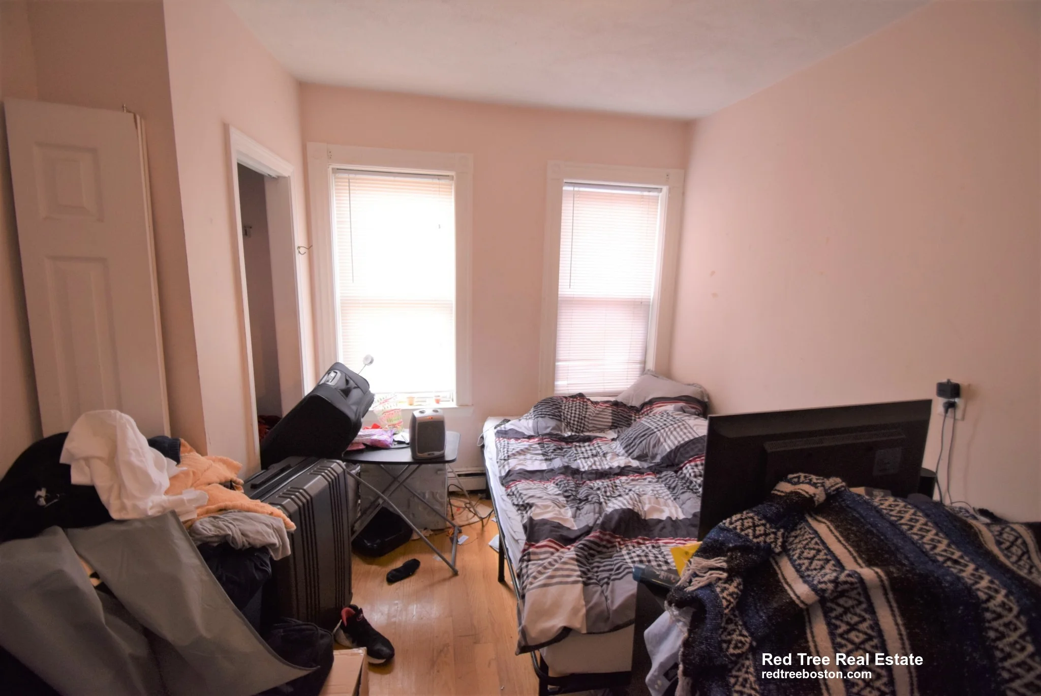 4 bed, 1 bath apartment for rent at 3 Warwick St Unit 3, Roxbury — photo 7 of 8