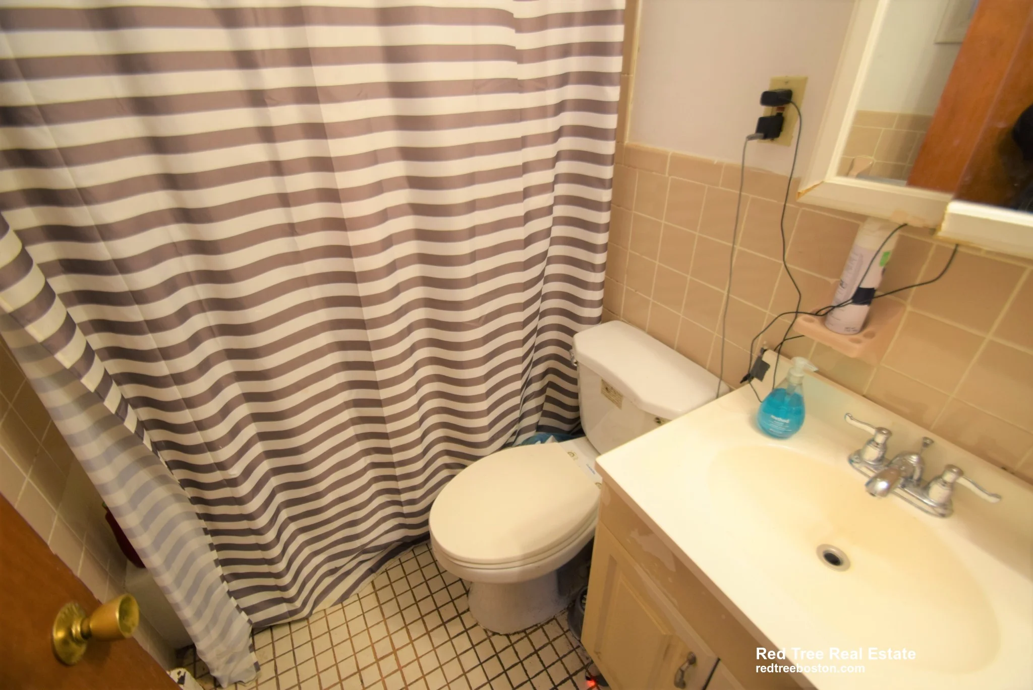 4 bed, 1 bath apartment for rent at 3 Warwick St Unit 3, Roxbury — photo 8 of 8