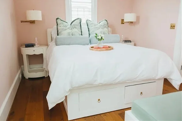 7 bed, 4+ bath apartment for rent at 3 Wauwinet Rd, Nantucket — photo 11 of 32