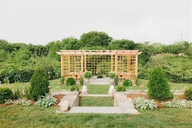 7 bed, 4+ bath apartment for rent at 3 Wauwinet Rd, Nantucket — photo 16 of 32